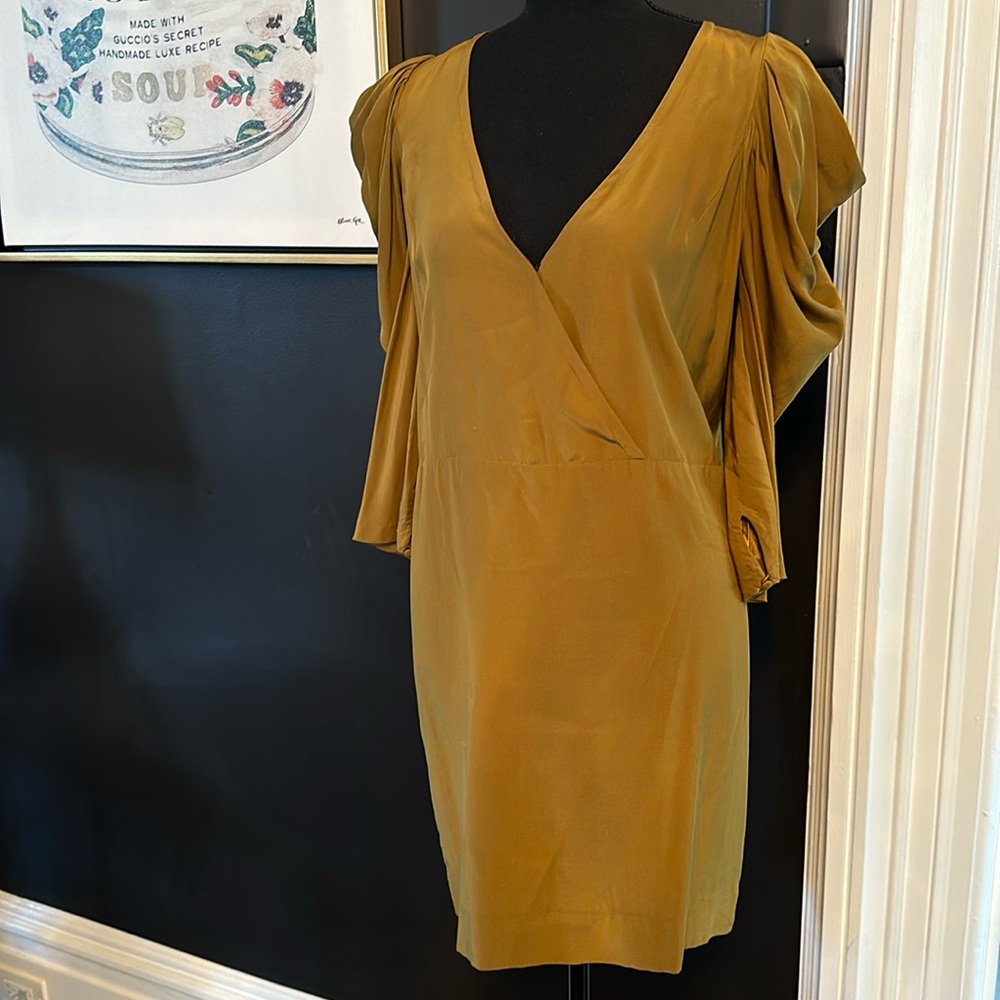 Women’s Elizabeth and James bronze colored silk dress size small NWOT